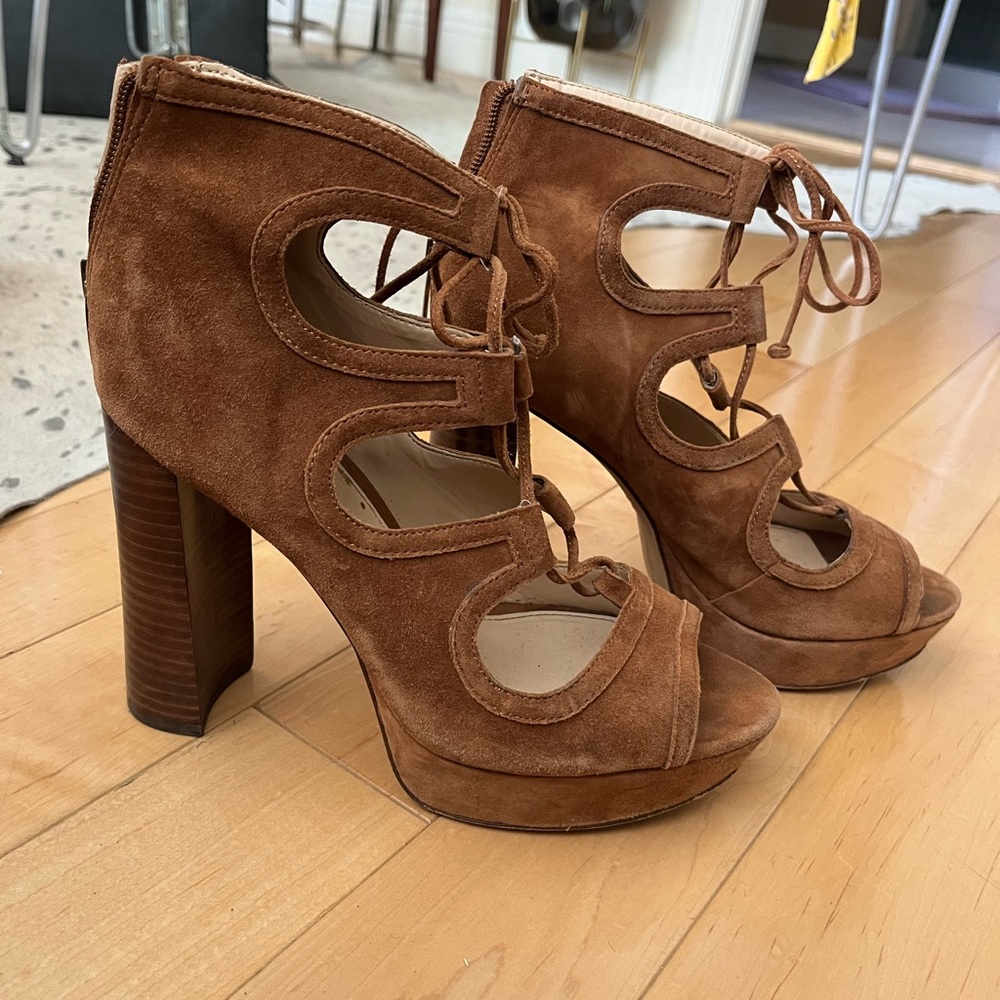 Suede tan heel